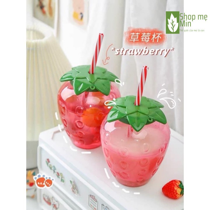 Bình Nước Trong Suốt Hình Trái Dâu Hoạt Hình Đáng Yêu 500ml