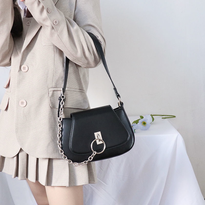 Túi xách đeo vai kiểu dáng thời trang cá tính