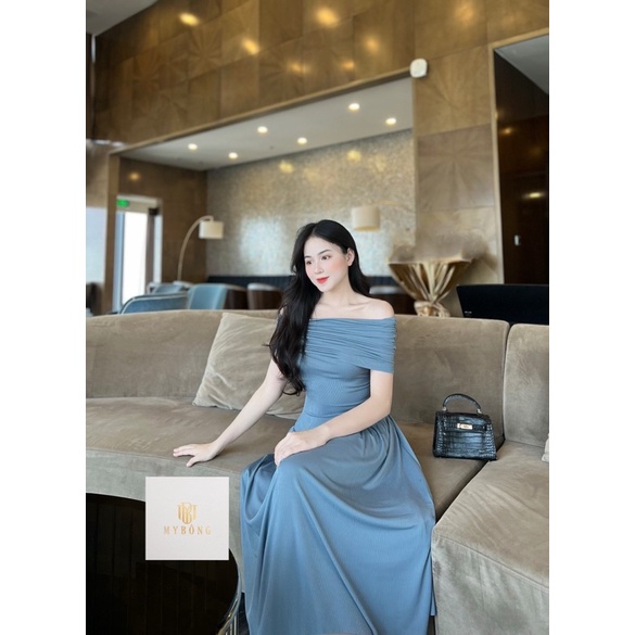 Đầm dáng xoè trễ vai len