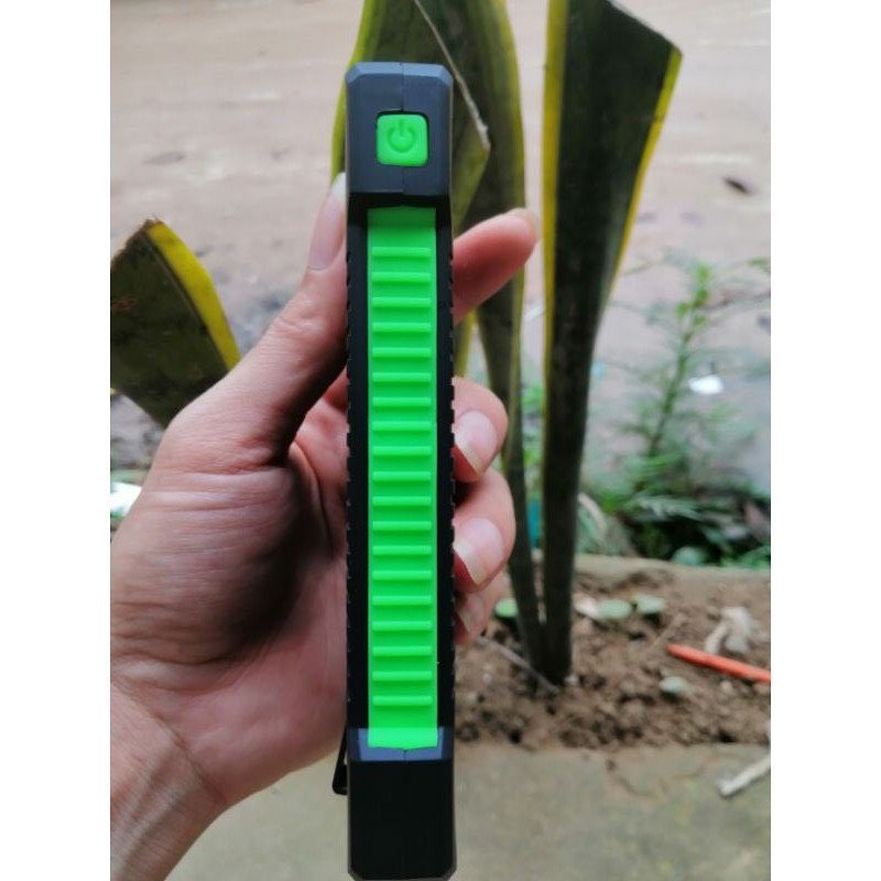 Sạc pin dự phòng sử dụng năng lượng mặt trời dung lượng lớn 20000mAh chống nước