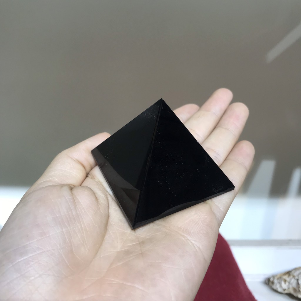 Kim tự tháp đá đen - Kim tự tháp đá obsidan đen KT : ~4x4cm