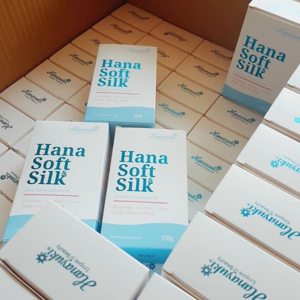 Dung Dịch Vệ Sinh Phụ Nữ Hana Soft Silk hỗ trợ làm hồng vùng kín, sạch thơm khử mùi - Chính hãng