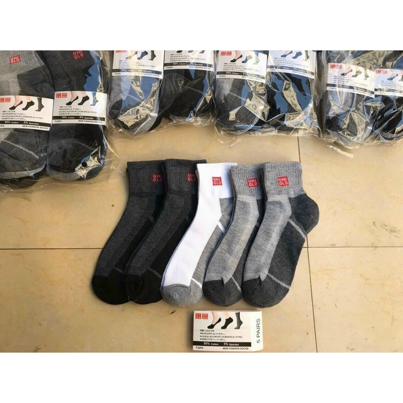 Tất Uniqlo