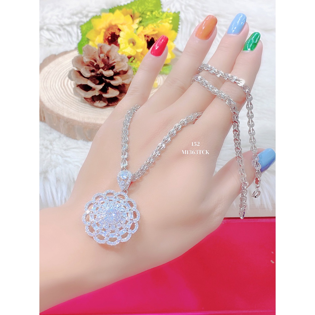 Mặt dây chuyền UHA kiểu dáng sang trọng bền màu ( giá tốt nhất ) M1363
