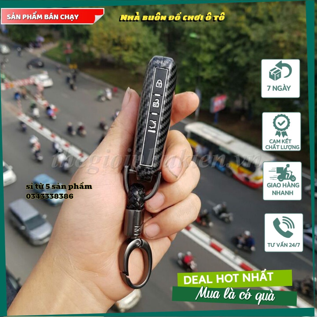 (sẵn) Ốp bọc chìa khóa xe Mazda 3 2020 chất liệu hợp kim vân Carbon kèm móc đeo INOX