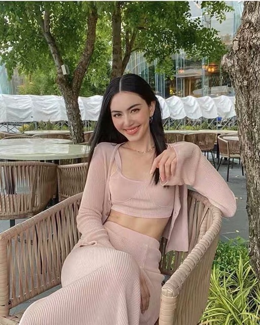 Set len ngọc trinh