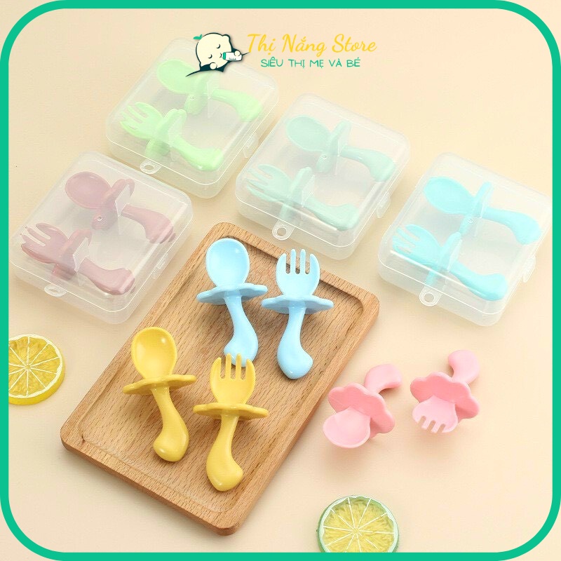 (TẶNG YẾM MÁNG)Thìa dĩa tập xúc cho bé có nút chặn giúp bé tập ăn KÈM HỘP NHỰA, Set thìa dĩa có ngáng chống hóc Thị Nắng