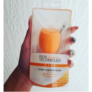 Mút tán kem nền Real Techniques