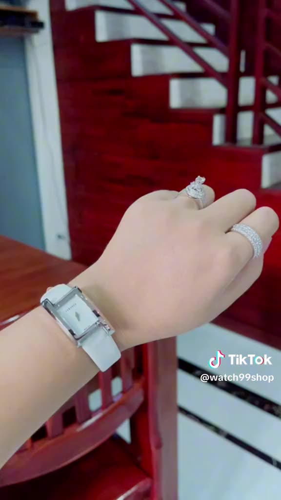 Đồng hồ nữ Versace Greca Icon mặt chữ nhật cách điệu trẻ trung sang trọng | BigBuy360 - bigbuy360.vn