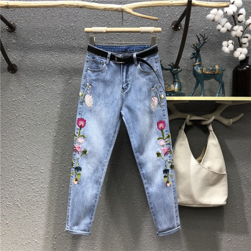 Quần Jeans Lửng Thêu Hoa Thời Trang Cho Nữ