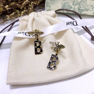 Khuyên tai bông tai dáng Studs Dior ong B
