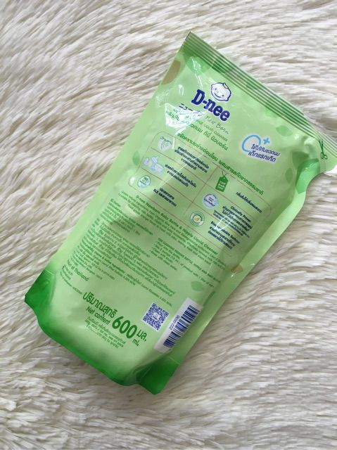 Nước rửa bình sữa Dnee Organic dạng túi 600ml