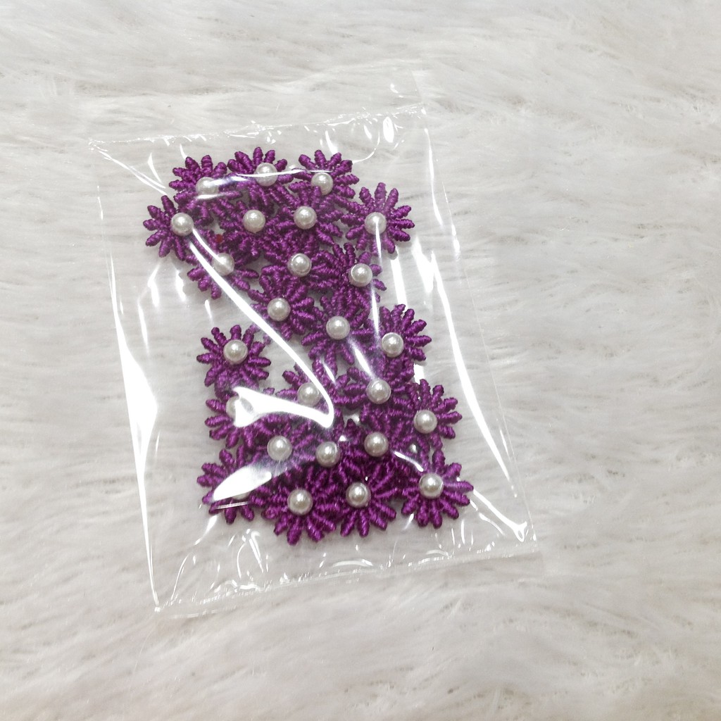 Gói 25 hoa mai thạch thảo thêu 3d đính cườm trai kết áo trang trí váy đầm size 1.2cm