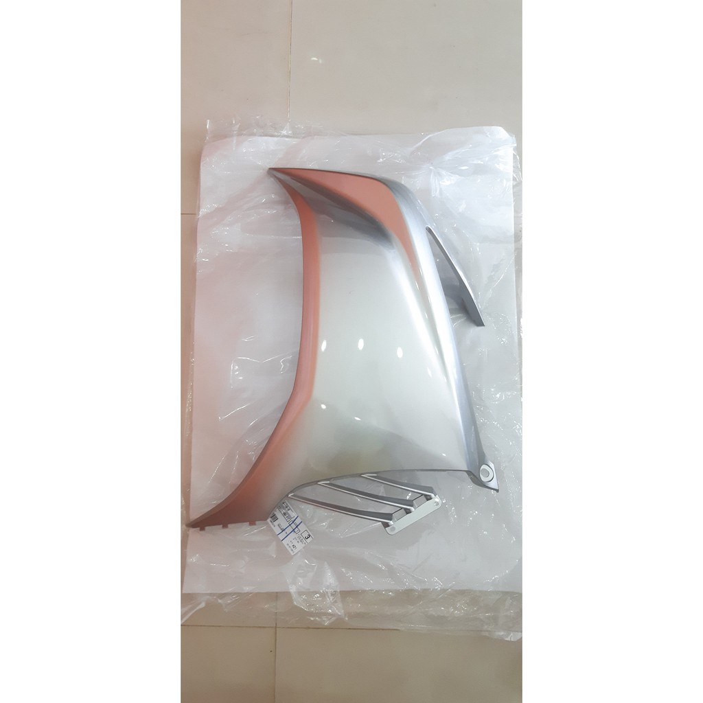 Cánh yếm ngoài zin Exciter 2011 - 2014 bạc