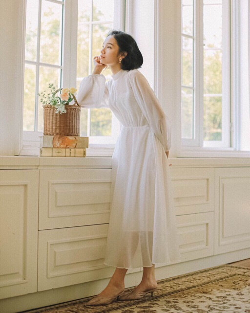 Đầm trắng ren lưới tiểu thư
