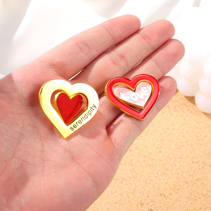 Ghim cài áo QIHE JEWELRY hình trái tim 2 màu sắc thời trang