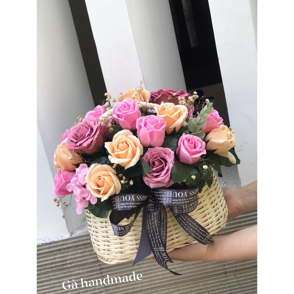 Lẵng giỏ xách hoa hồng sáp thơm làm quà tặng xinh xắn tặng mẹ, tặng cô thầy trong dịp lễ
