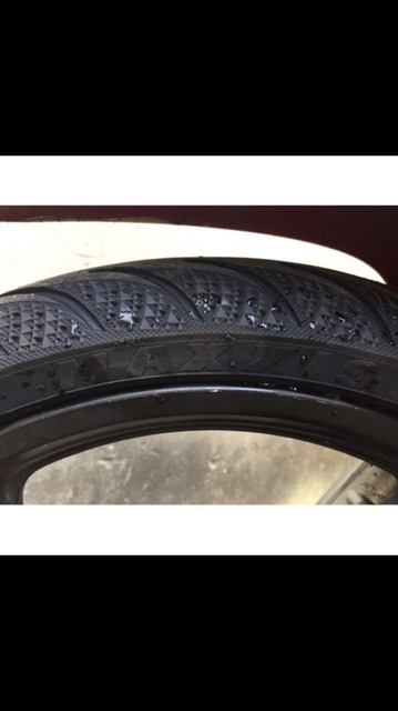 Lốp không săm maxxis lắp wave