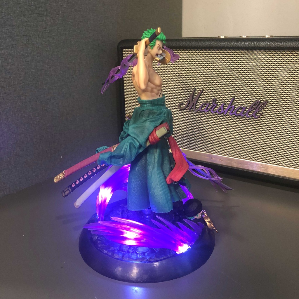 Figure / Mô hình Zoro 21 cm có LED