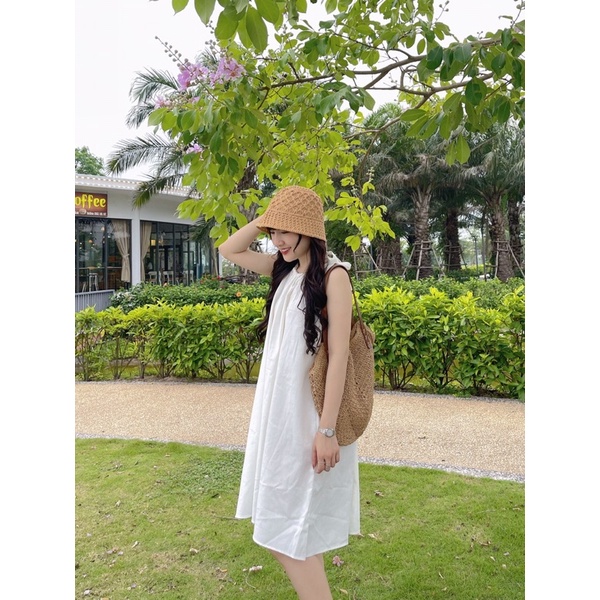 Váy yếm nơ vai