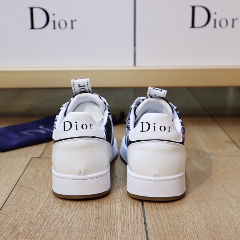Giày sneaker nam Dior thiết kế mới lớp da bò trên lớp lót da cừu mềm mại on logo thương hiệu