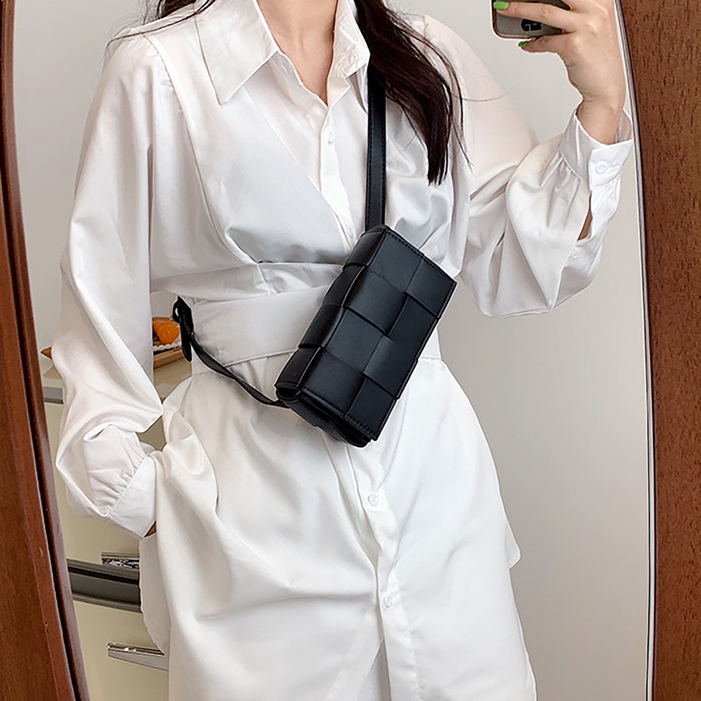 Túi đeo chéo nữ hình hộp đan ô vuông Cassette Bag, thích hợp đi chơi dự tiệc