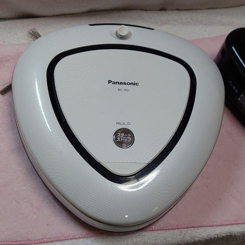 Robot hút bụi Panasonic Rulo
