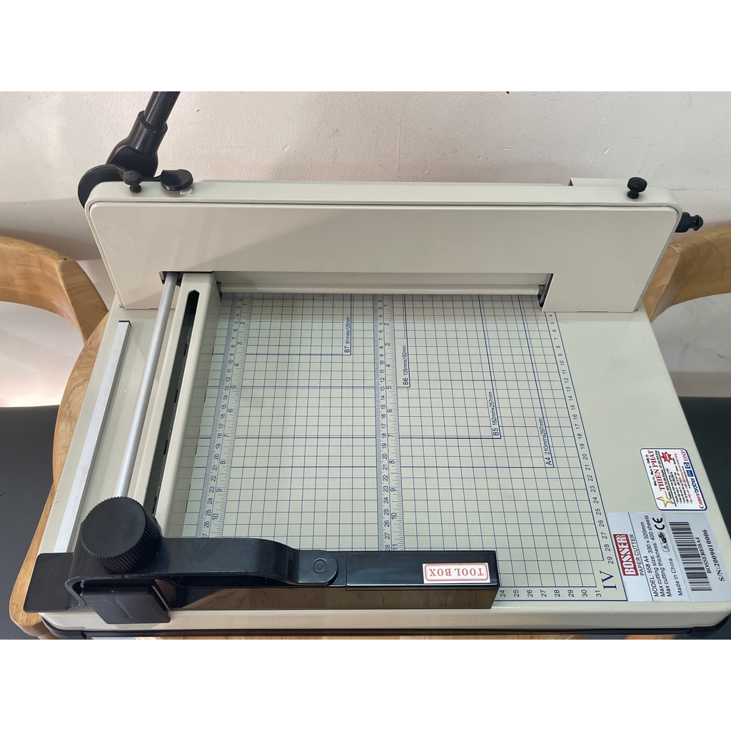 Bàn cắt giấy Bosser 858 A4