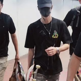 Áo Thun Đen Vương Nhất Bác, Wang Yibo