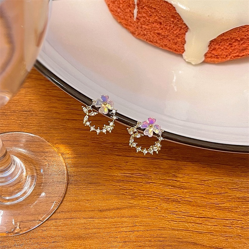 Bông Tai Hình Hoa Và Bướm Đính Đá Nhiều Màu Lấp Lánh Phong Cách Hàn Quốc