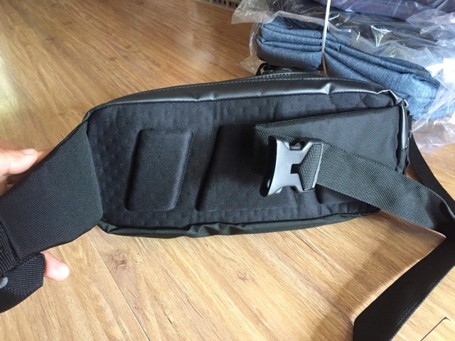 Túi bao tử [ HÀNG VNXK ] đeo chéo Mantis Black TNF - chất liệu chống nước tốt | BigBuy360 - bigbuy360.vn
