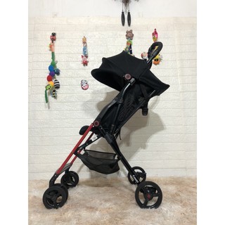 xe đẩy cho bé Combi F2