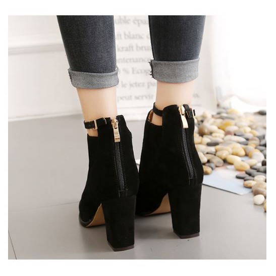 Ankle boots da lộn khuy cài