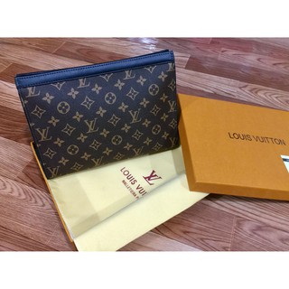 Clutch cầm tay Louis Vuitton da thật size 26