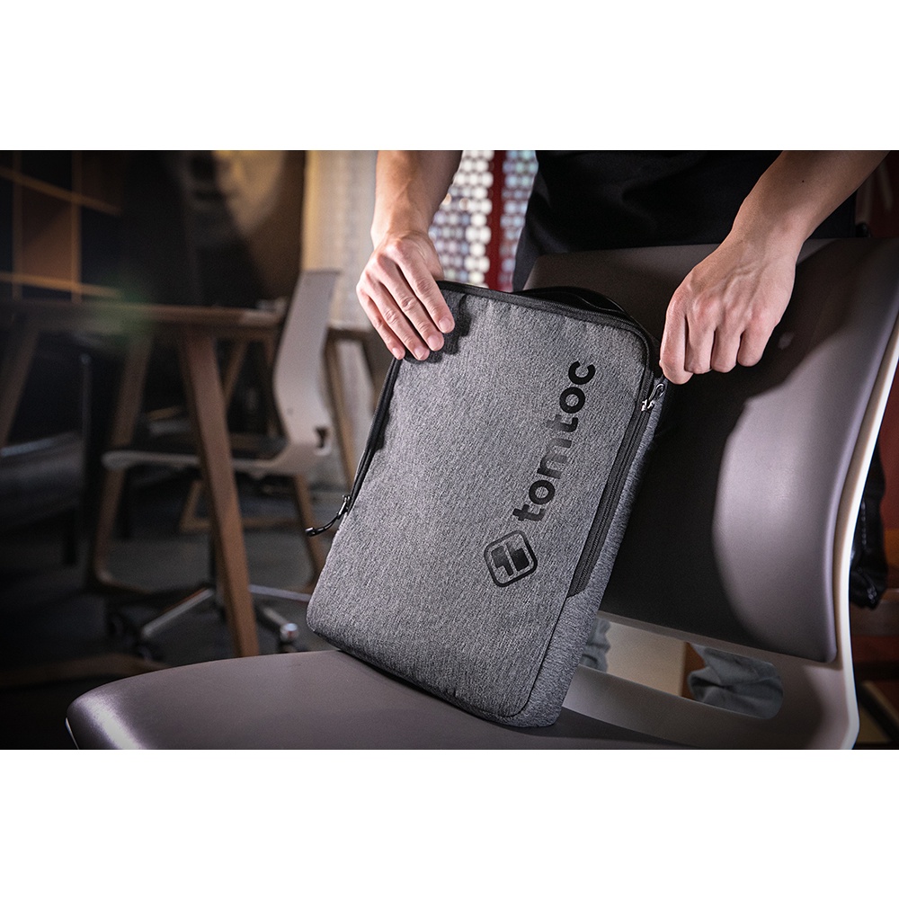 Túi Đeo Chéo Chống Sốc Tomtoc 360° Codura Dành Cho Macbook M1/M2 13/14/15/16inch