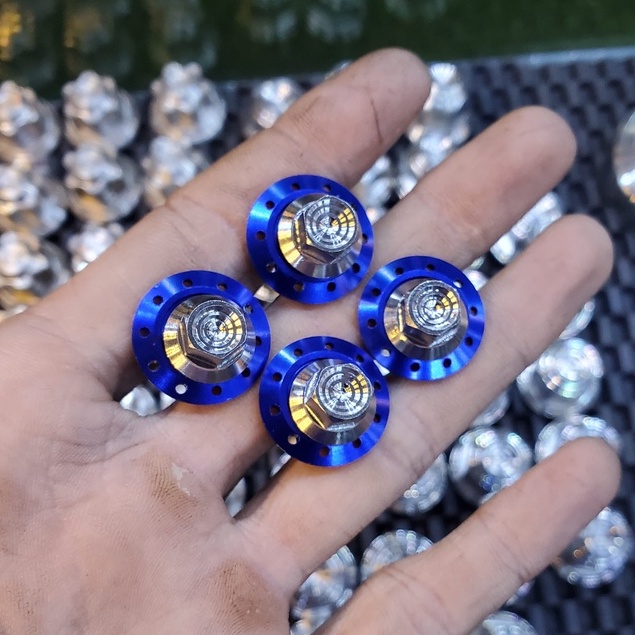 Salaya TBT: Bộ 4 Ốc Hộp Xích 6x10 Mẫu V2 Kèm Long Đền Nhôm Nhiều Màu Dành Cho Wave Dream Sirius