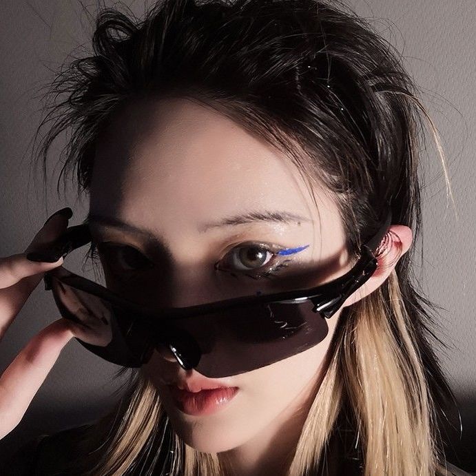 Kính Mát Y2k Đa Năng Phong Cách Punk Đường Phố Cá Tính Cho Nam Và Nữ