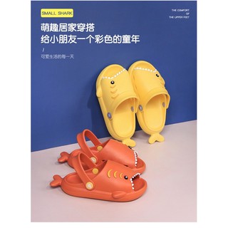 Dép sục cá mập cho bé