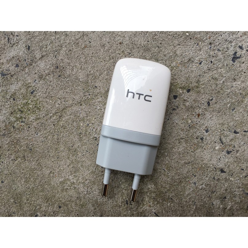 Củ sạc HTC One M7, Butterfly chính hãng - có 2 màu