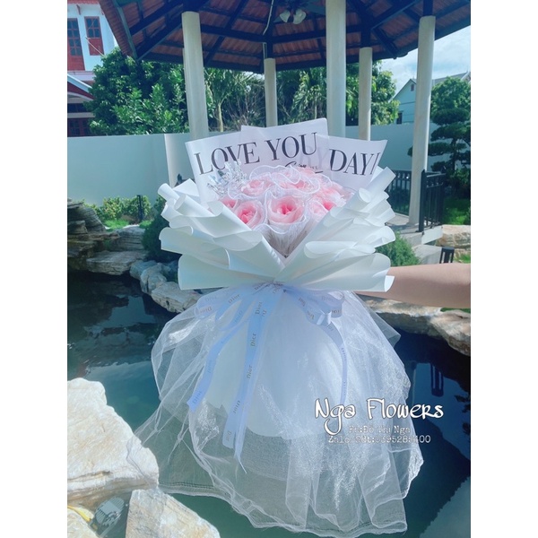 [Quà Tặng] Bó Hoa 15 Bông Vip Kèm Vương Miện