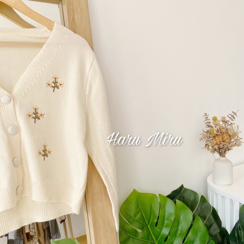 Áo khoác hoạ tiết hoa nhí