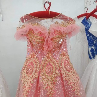 Váy cưới màu