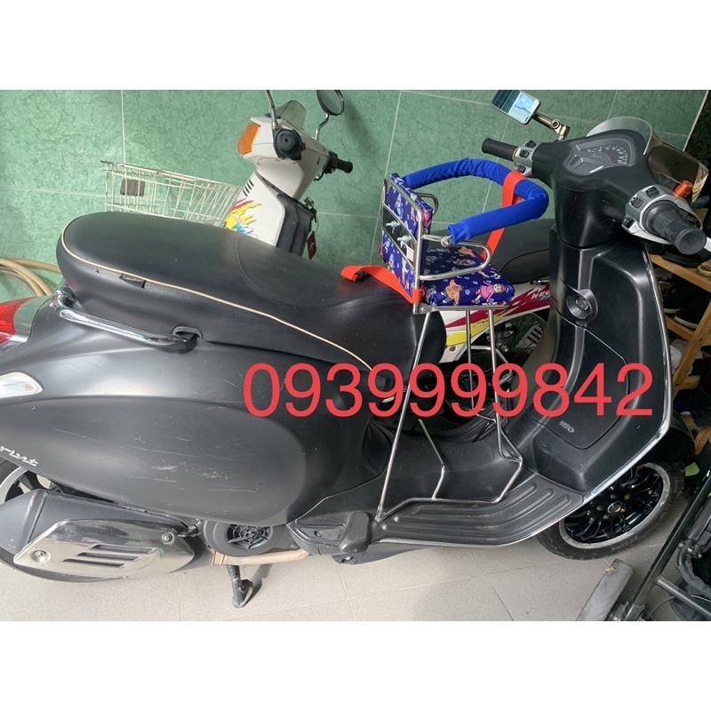 YOYO SHOP|  Ghế ngồi xe máy cho bé xe Vespa LX 125 - GTS - Piaggio - Sprint - Primavera có tựa vòng - đai