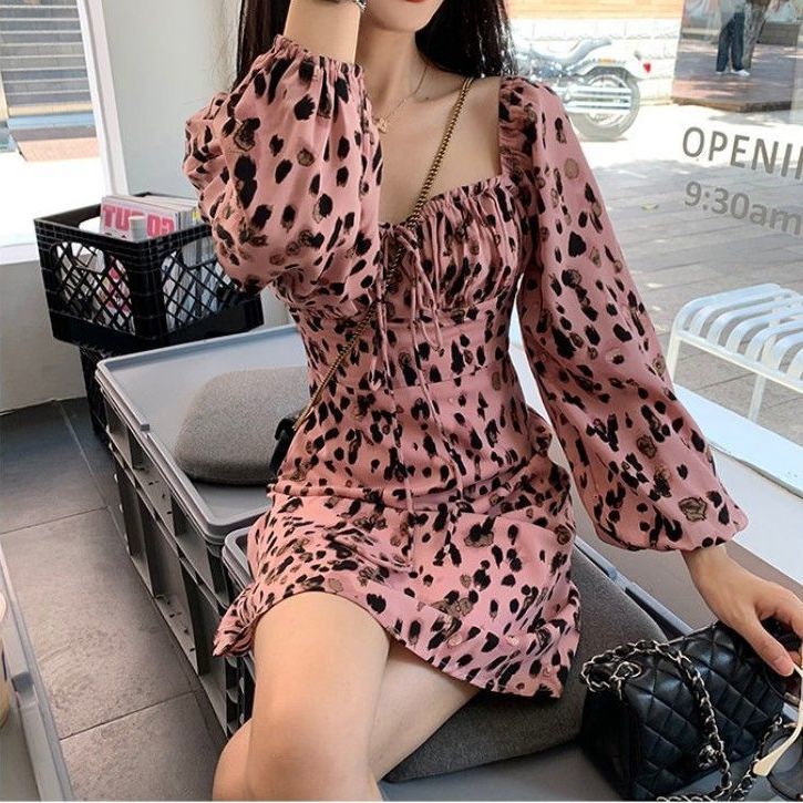 Váy ngắn phong cách Pháp sành điệu hợp thời trang cho nữ | BigBuy360 - bigbuy360.vn