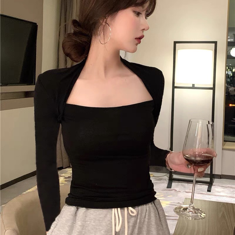 Áo len dài tay cổ tam giác