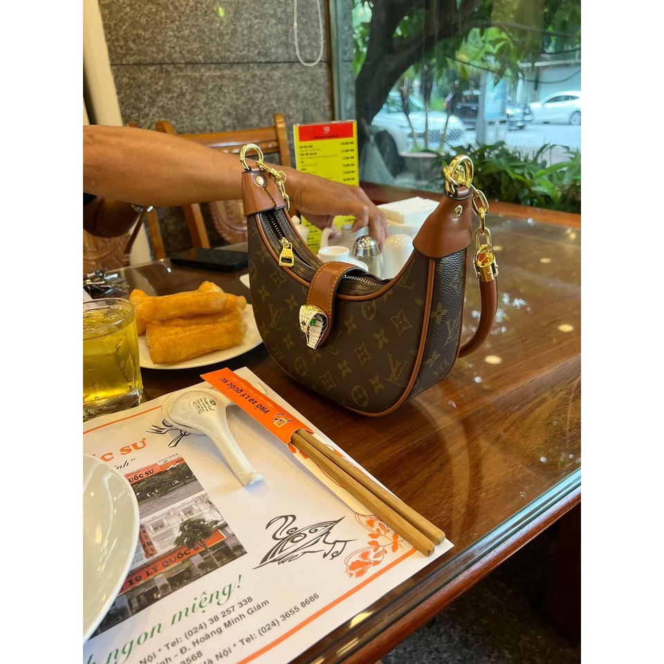 Túi L.v Size 23 Cm Đeo Chéo Đeo Kẹp Nách Hoa Nâu Cao Cấp Hàng Full Box Nam Châm MTA