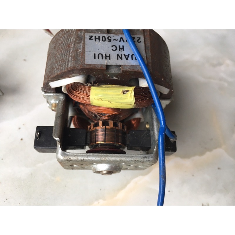 Củ máy xay sinh tố