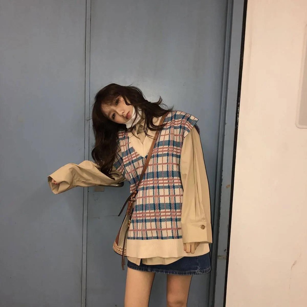 Áo sát nách cổ chữ v form rộng phong cách Hàn quốc