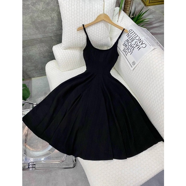 ĐẦM XOÈ 2S CHẤT GÂN TRANG PHỤC DỰ TIỆC