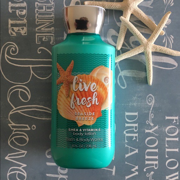 Dưỡng thể giữ ẩm da Bath &amp; Body Works Live Fresh body lotion 236ml (Mỹ)